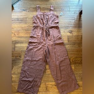 New old navy one piece M